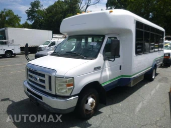 2011 Ford Super Duty E-450 Cutaway DRW