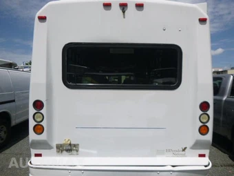 2011 Ford Super Duty E-450 Cutaway DRW - miniatura 12