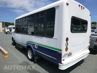 2011 Ford Super Duty E-450 Cutaway DRW - miniatura 4
