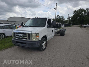2011 Ford Super Duty E-450 Cutaway DRW
