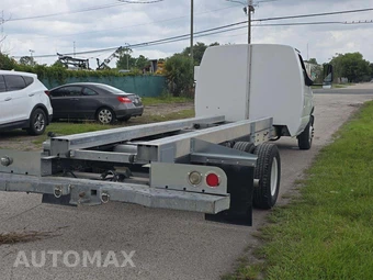 2011 Ford Super Duty E-450 Cutaway DRW – miniatura 3