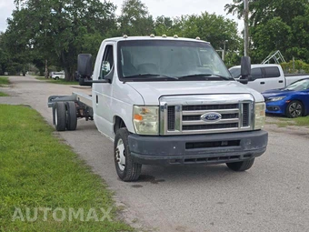 2011 Ford Super Duty E-450 Cutaway DRW – miniatura 4