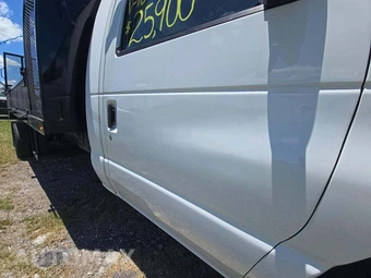2011 Ford Super Duty E-450 Cutaway DRW - miniatura 25