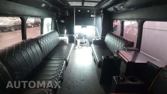 2011 Ford Super Duty E-450 Cutaway DRW - miniatura 25
