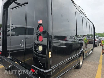 2011 Ford Super Duty E-450 Cutaway DRW - miniatura 4