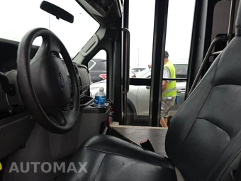 2011 Ford Super Duty E-450 Cutaway DRW - miniatura 7