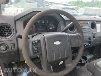 2011 Ford Super Duty F-350 Cab Chassis XL Regular Cab DRW - miniatura 10