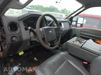 2011 Ford Super Duty F-350 Cab Chassis XL Regular Cab DRW - miniatura 11