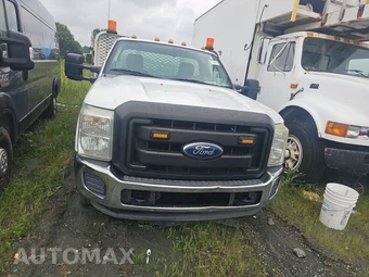 2011 Ford Super Duty F-350 Cab Chassis XL Regular Cab DRW - miniatura 2