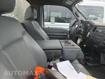 2011 Ford Super Duty F-350 Cab Chassis XL Regular Cab DRW - miniatura 8