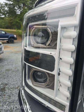 2011 Ford Super Duty F-350 Lariat Crew Cab Long Bed