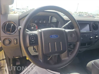 2011 Ford Super Duty F-350 XL Crew Cab Long Bed - miniatura 10