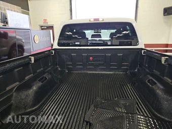 2011 Ford Super Duty F-350 XLT Crew Cab Medium Bed - miniatura 16
