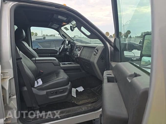 2011 Ford Super Duty F-450 Lariat Crew Cab Long Bed DRW - miniatura 8