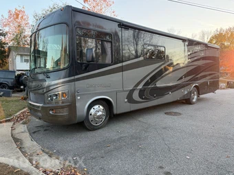 2011 Ford Super Duty F-53 Class A Motorhome Chassis DRW - car from the USA, Manheim Buy-Now listing at AUTOMAX