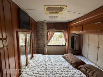 2011 Ford Super Duty F-53 Class A Motorhome Chassis DRW - miniatura 12