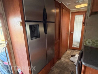 2011 Ford Super Duty F-53 Class A Motorhome Chassis DRW - miniatura 15