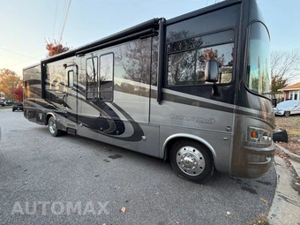 2011 Ford Super Duty F-53 Class A Motorhome Chassis DRW - miniatura 3
