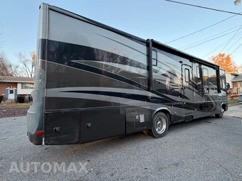 2011 Ford Super Duty F-53 Class A Motorhome Chassis DRW - miniatura 4