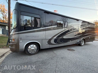 2011 Ford Super Duty F-53 Class A Motorhome Chassis DRW - miniatura 7