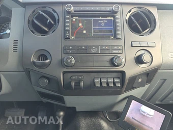 2011 Ford Super Duty F-550 Cab Chassis XL Crew Cab DRW - miniatura 11
