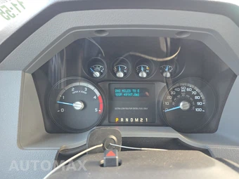 2011 Ford Super Duty F-550 Cab Chassis XL Crew Cab DRW - miniatura 12
