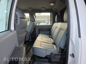 2011 Ford Super Duty F-550 Cab Chassis XL Crew Cab DRW - miniatura 13