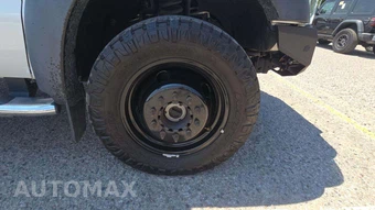 2011 Ford Super Duty F-550 Cab Chassis XL Crew Cab DRW - miniatura 24