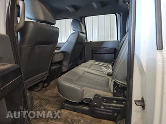 2011 Ford Super Duty F-550 Cab Chassis XL Crew Cab DRW - miniatura 13