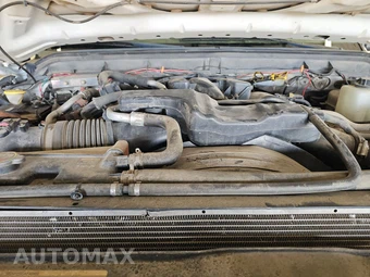 2011 Ford Super Duty F-550 Cab Chassis XL Crew Cab DRW - miniatura 15