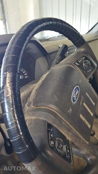 2011 Ford Super Duty F-550 Cab Chassis XL Crew Cab DRW - miniatura 26