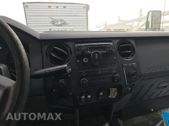 2011 Ford Super Duty F-550 Cab Chassis XL Regular Cab DRW - miniatura 11