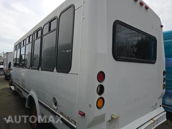 2011 Ford Super Duty F-550 Cab Chassis XL Regular Cab DRW - miniatura 6