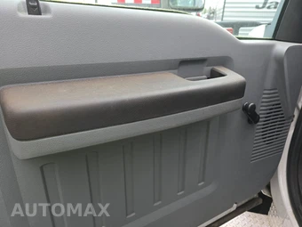 2011 Ford Super Duty F-550 Cab Chassis XL Regular Cab DRW - miniatura 9