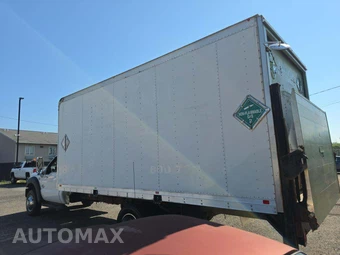 2011 Ford Super Duty F-550 Cab Chassis XL Regular Cab DRW - miniatura 2