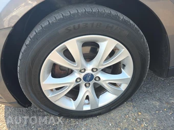 2011 Ford Taurus SEL – miniatura 8