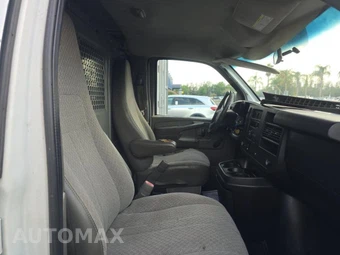 2011 GMC Savana 2500 Cargo Van 1WT 135.0" WB – miniatura 8