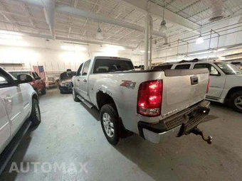 2011 GMC Sierra 2500HD SLE Crew Cab - miniatura 2