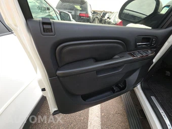 2011 GMC Yukon Denali 1500 5SA – miniatura 9