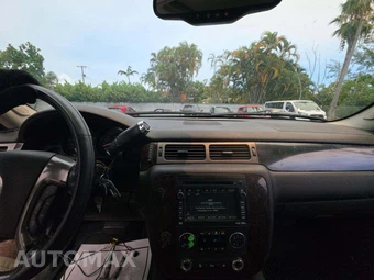 2011 GMC Yukon Denali XL 5SA – miniatura 10