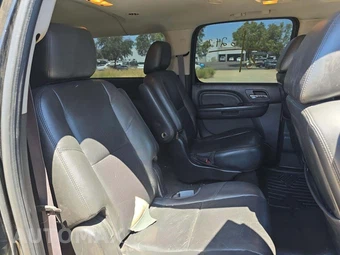 2011 GMC Yukon Denali XL 5SA - miniatura 13