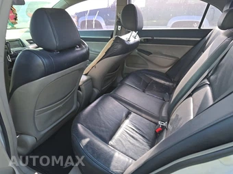 2011 Honda Civic Hybrid Sedan – miniatura 13