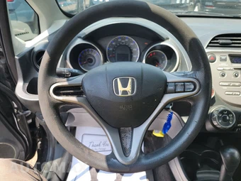 2011 Honda Fit – miniatura 10