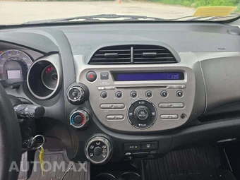 2011 Honda Fit – miniatura 7