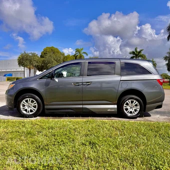 2011 Honda Odyssey EX-L 118.1" WB - miniatura 16