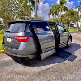 2011 Honda Odyssey EX-L 118.1" WB - miniatura 3