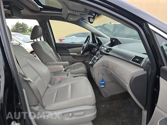 2011 Honda Odyssey Touring 118.1" WB - miniatura 8