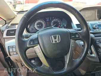 2011 Honda Odyssey Touring 118.1" WB - miniatura 10