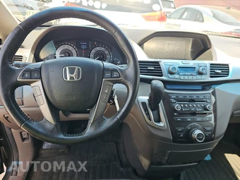 2011 Honda Odyssey Touring 118.1" WB - miniatura 11