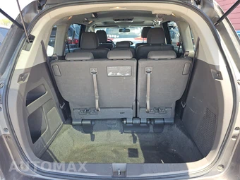 2011 Honda Odyssey Touring 118.1" WB - miniatura 17